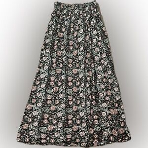 NWT WONDERLY FLORAL SKIRT SIZE M